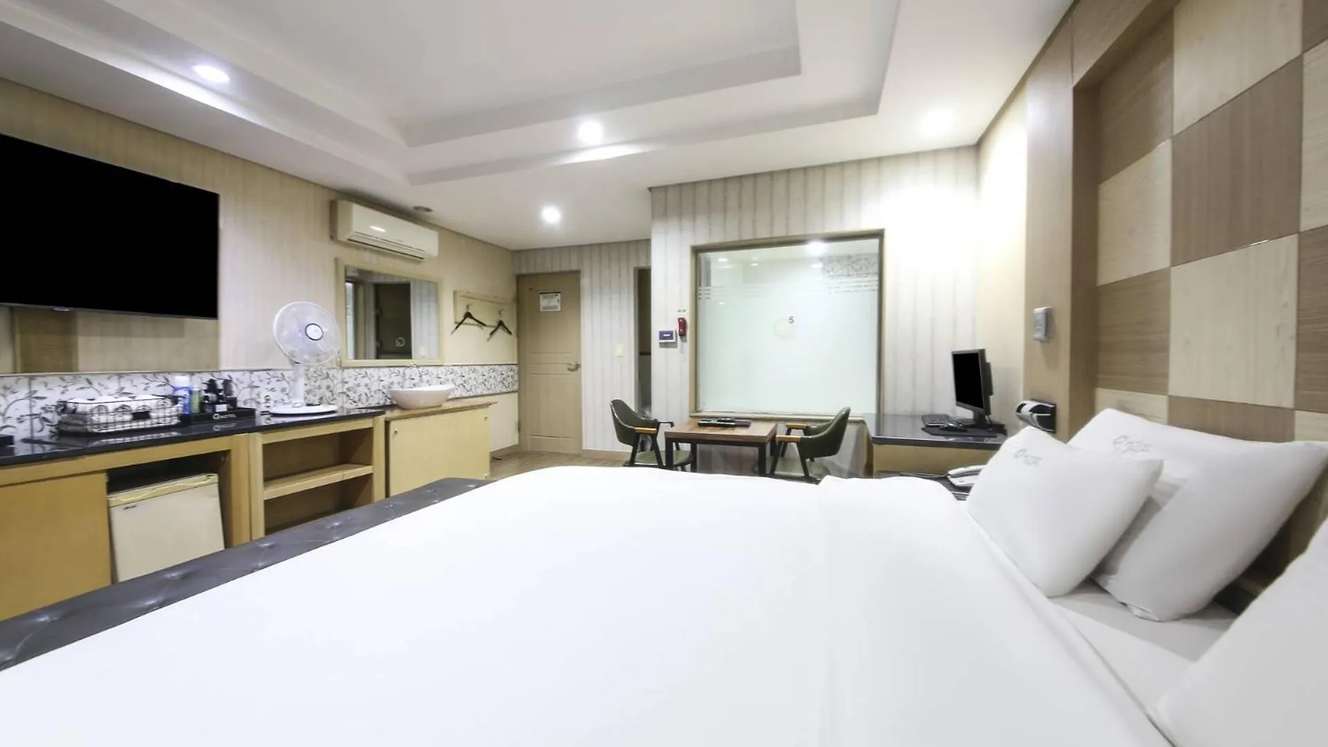 Q5 Hotel Busan Songdo 3*,